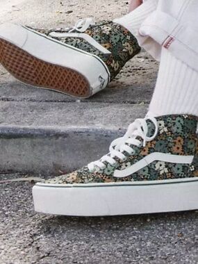Vans Sk8-Hi Tapered Stacked Green Floral Platform Sneakers Women’s Size 9